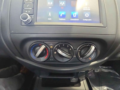 2026 Nissan Pick Up NP300 2p L4/2.5 Man A/A