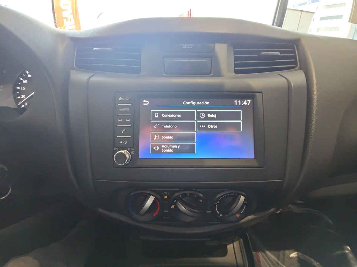 2026 Nissan Pick Up NP300 2p L4/2.5 Man A/A