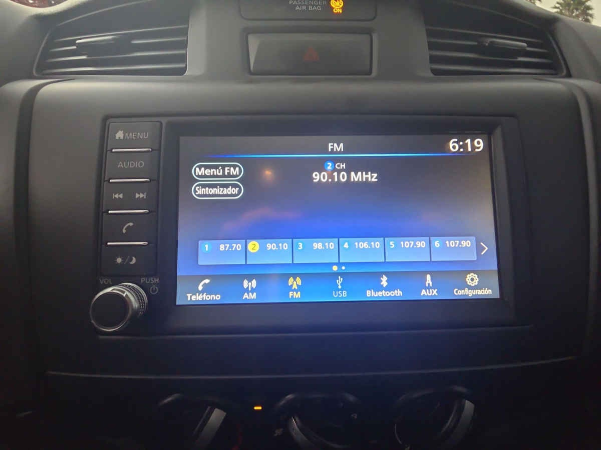 2026 Nissan Pick Up NP300 2p L4/2.5 Man A/A