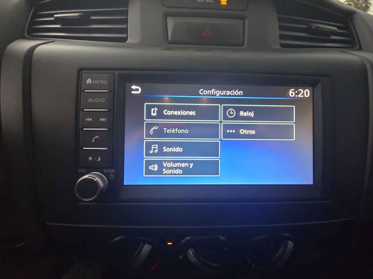 2026 Nissan Pick Up NP300 2p L4/2.5 Man A/A