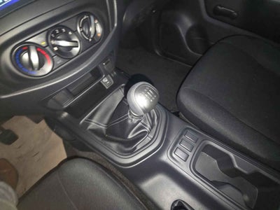 2026 Nissan Pick Up NP300 2p L4/2.5 Man A/A