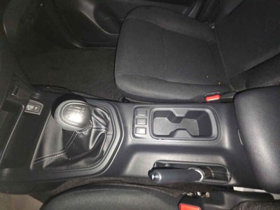 2026 Nissan Pick Up NP300 2p L4/2.5 Man A/A