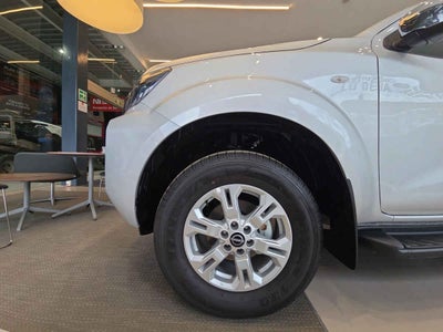 2026 Nissan Frontier 4p LE L4/2.5 Man