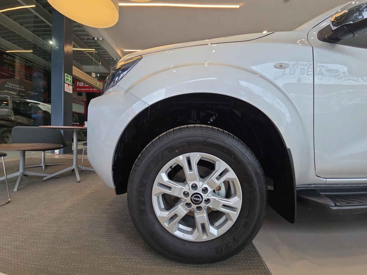 2026 Nissan Frontier 4p LE L4/2.5 Man