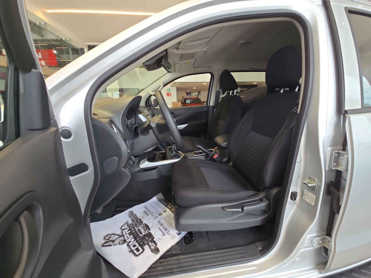 2026 Nissan Frontier 4p LE L4/2.5 Man