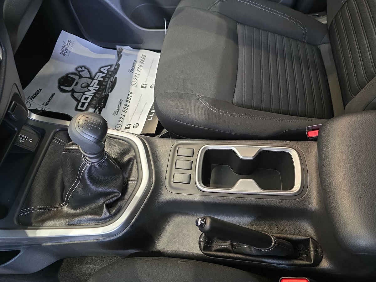 2026 Nissan Frontier 4p LE L4/2.5 Man