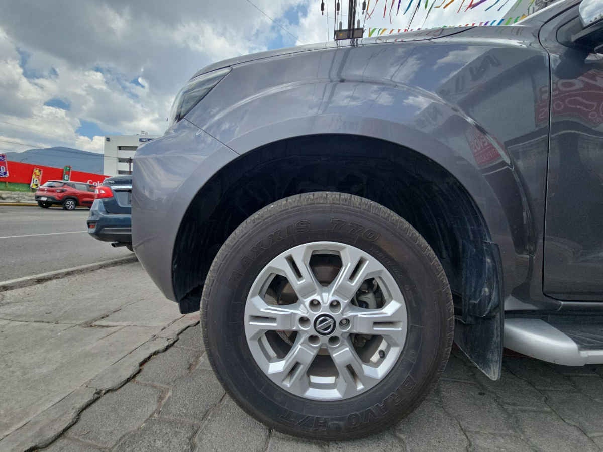 2022 Nissan Frontier 4p LE L4/2.5 Aut