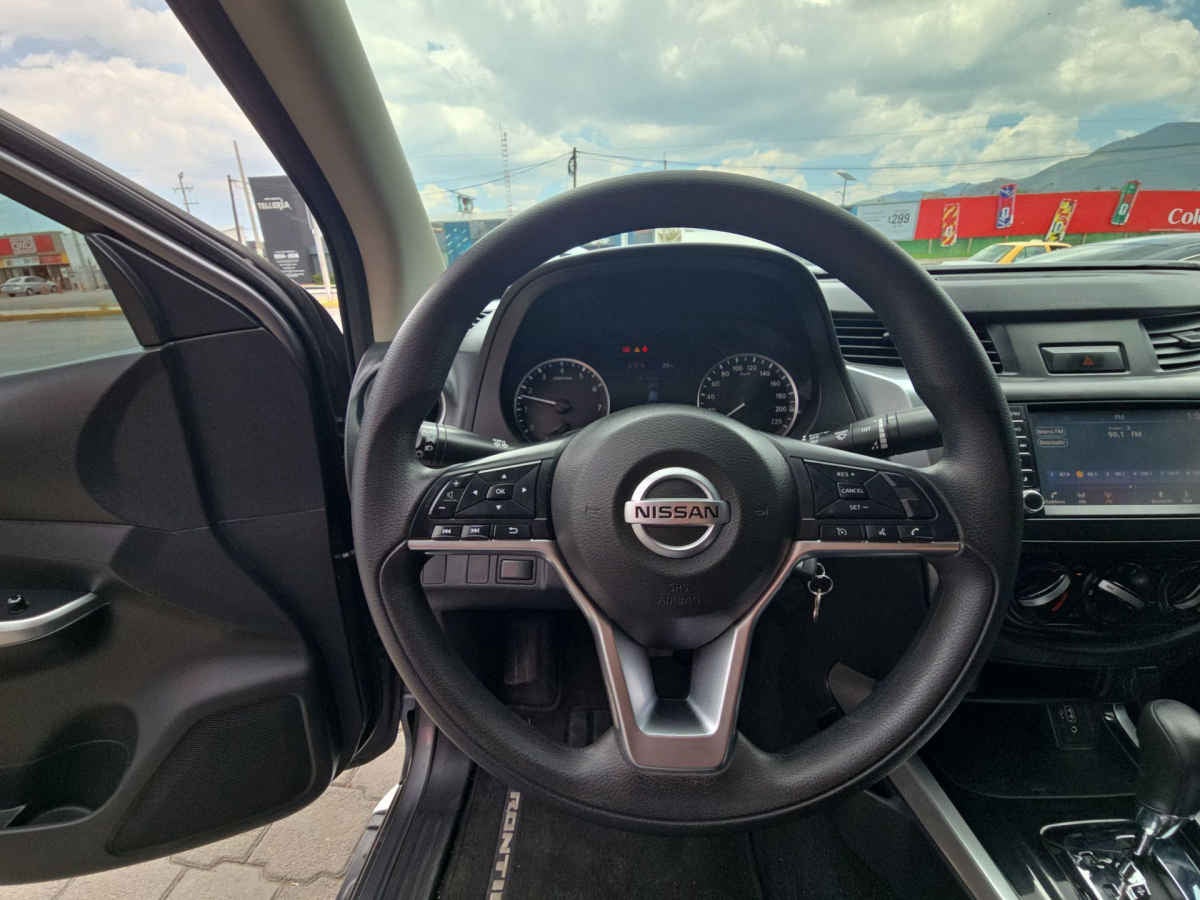 2022 Nissan Frontier 4p LE L4/2.5 Aut