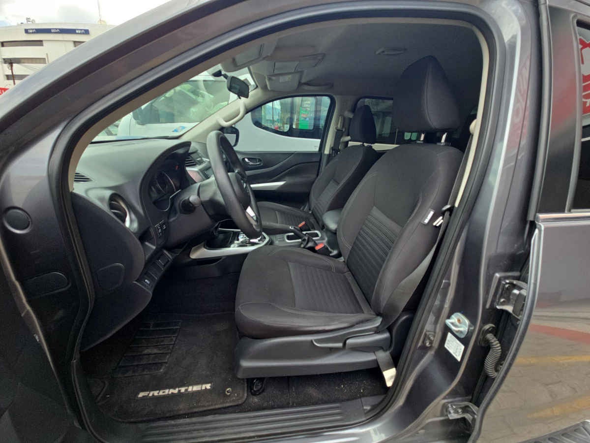 2022 Nissan Frontier 4p LE L4/2.5 Aut