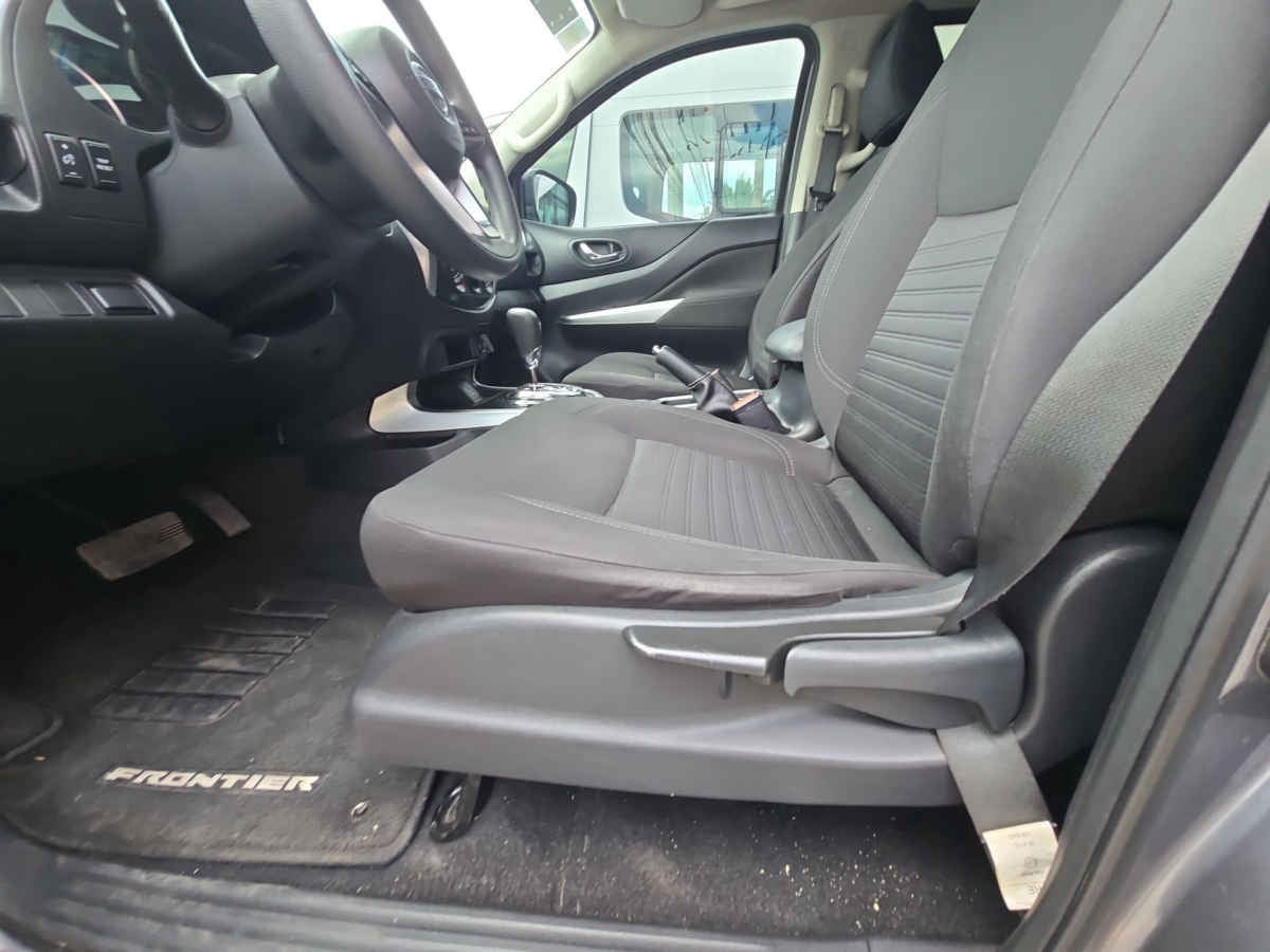 2022 Nissan Frontier 4p LE L4/2.5 Aut