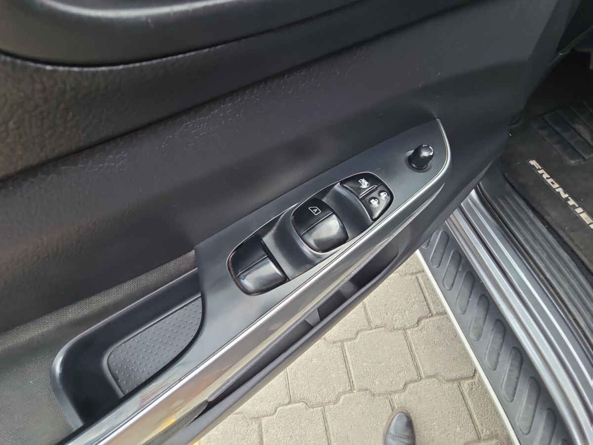 2022 Nissan Frontier 4p LE L4/2.5 Aut