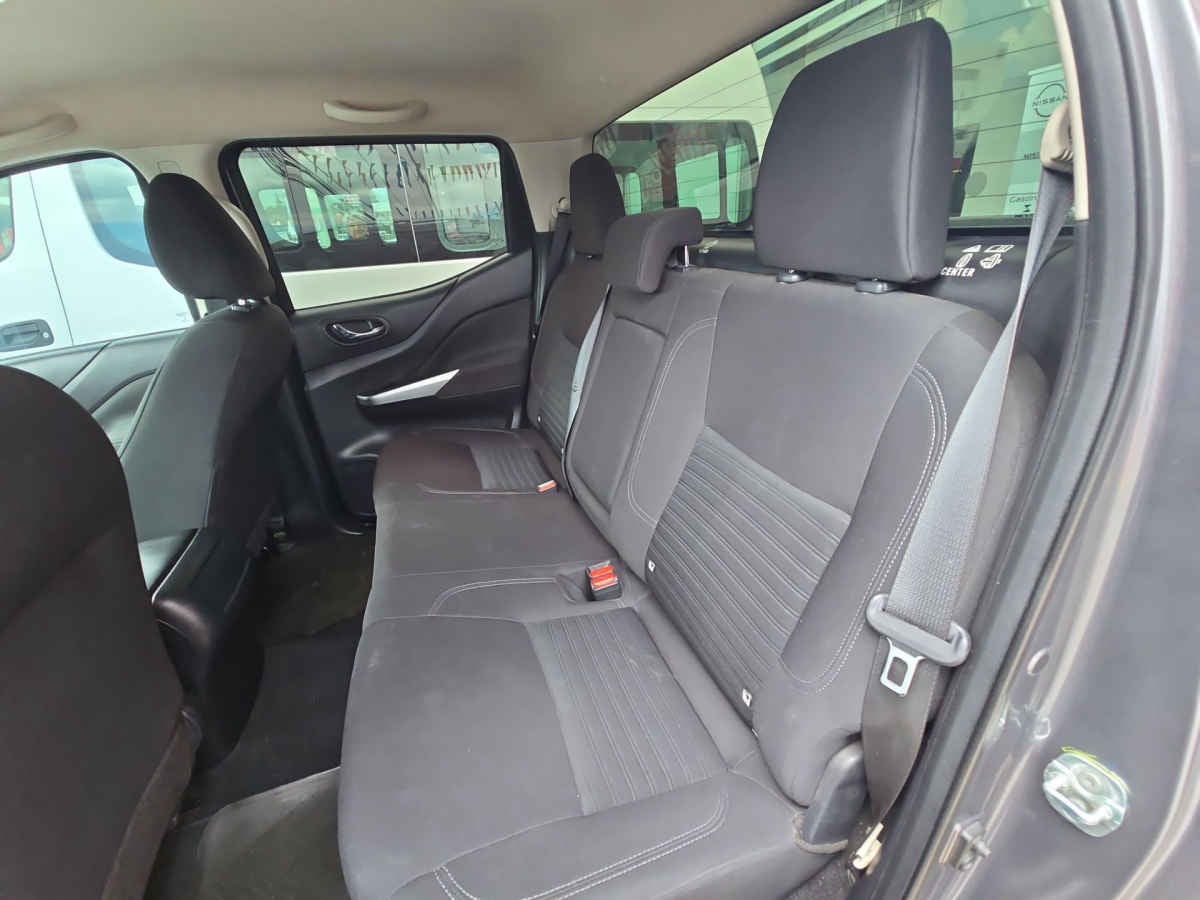 2022 Nissan Frontier 4p LE L4/2.5 Aut