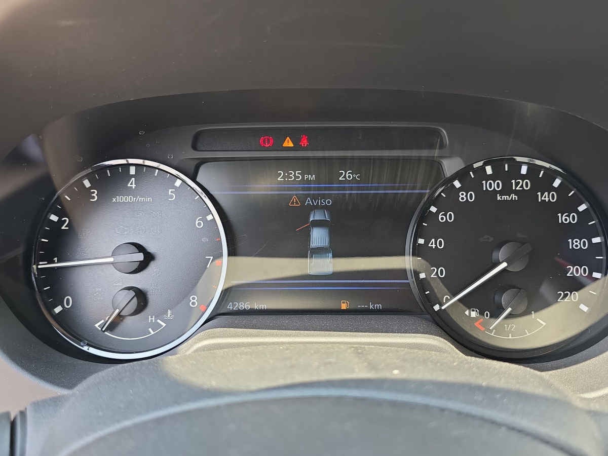 2025 Nissan Frontier 4p LE L4/2.5 Man