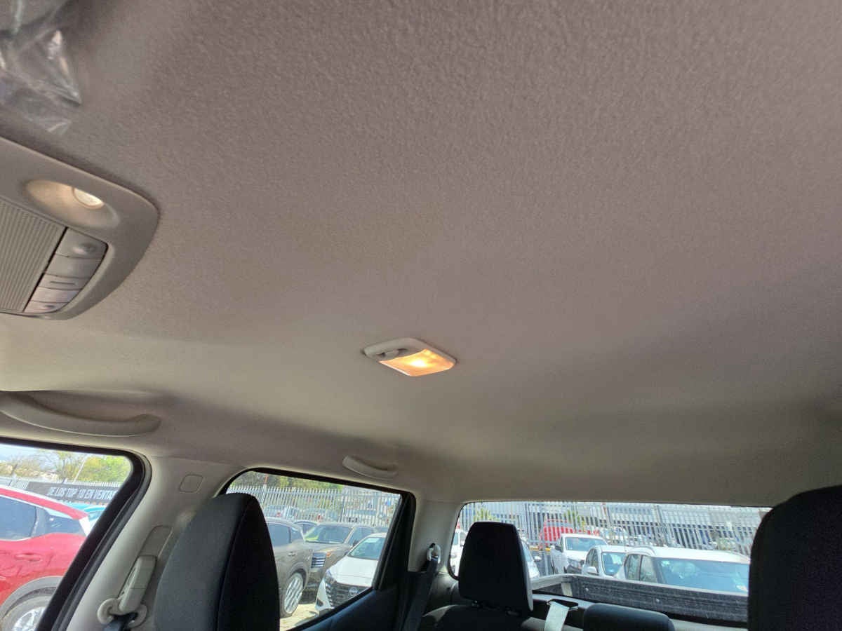 2025 Nissan Frontier 4p LE L4/2.5 Man