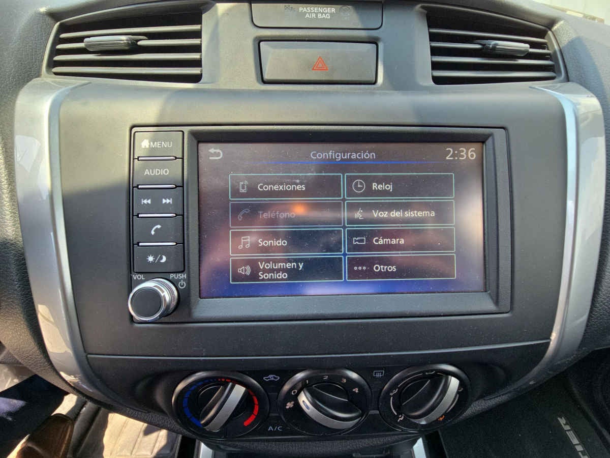 2025 Nissan Frontier 4p LE L4/2.5 Man