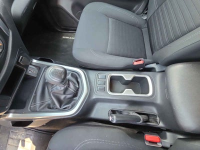 2025 Nissan Frontier 4p LE L4/2.5 Man