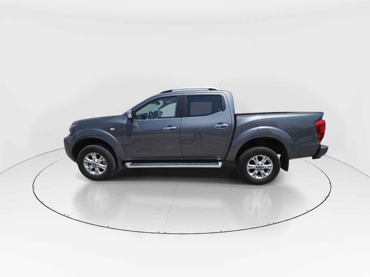 2025 Nissan Frontier 4p LE L4/2.5 Man