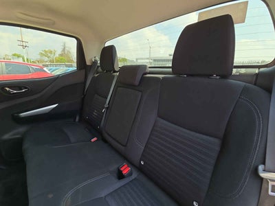 2025 Nissan Frontier 4p LE L4/2.5 Man