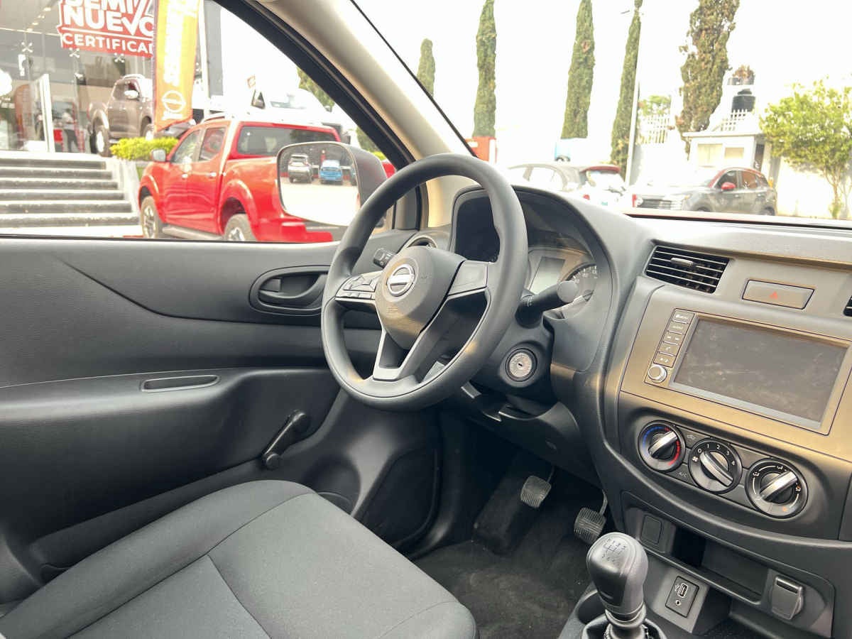 2026 Nissan Chasis Cabina NP300 2p L4/2.5 Man A/A VDC
