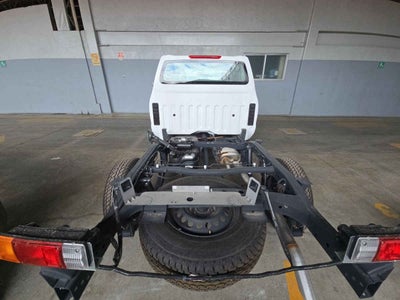 2026 Nissan Chasis Cabina NP300 2p L4/2.5 Man A/A VDC
