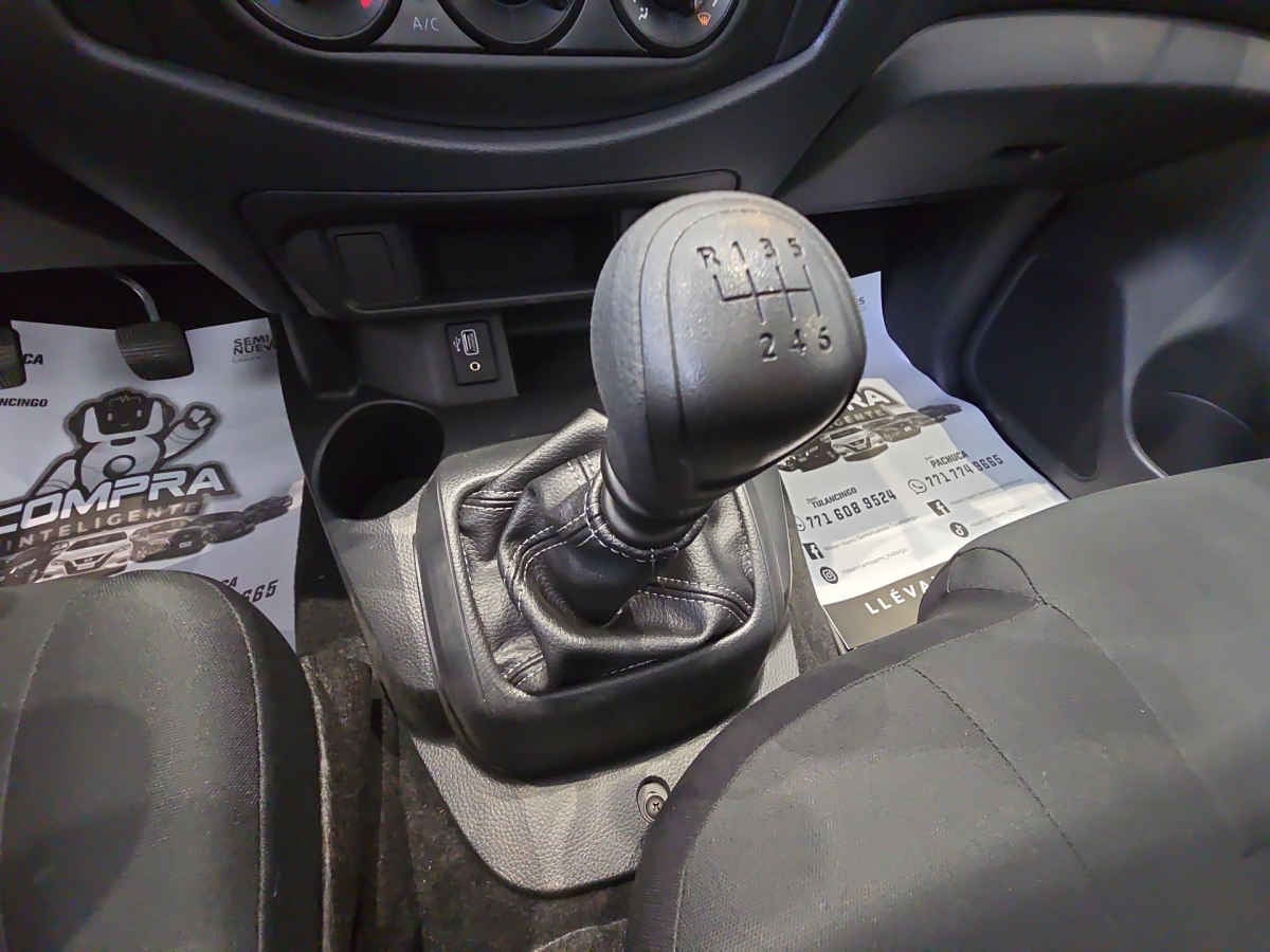 2026 Nissan Chasis Cabina NP300 2p L4/2.5 Man A/A VDC
