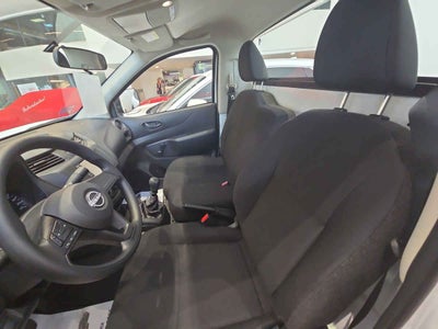 2026 Nissan Chasis Cabina NP300 2p L4/2.5 Man A/A VDC