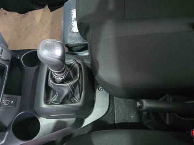 2026 Nissan Chasis Cabina NP300 2p L4/2.5 Man A/A VDC