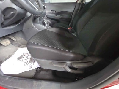 2025 Nissan Kicks 5p Play Advance L4/1.6 Aut