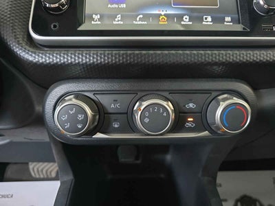 2025 Nissan Kicks 5p Play Advance L4/1.6 Aut