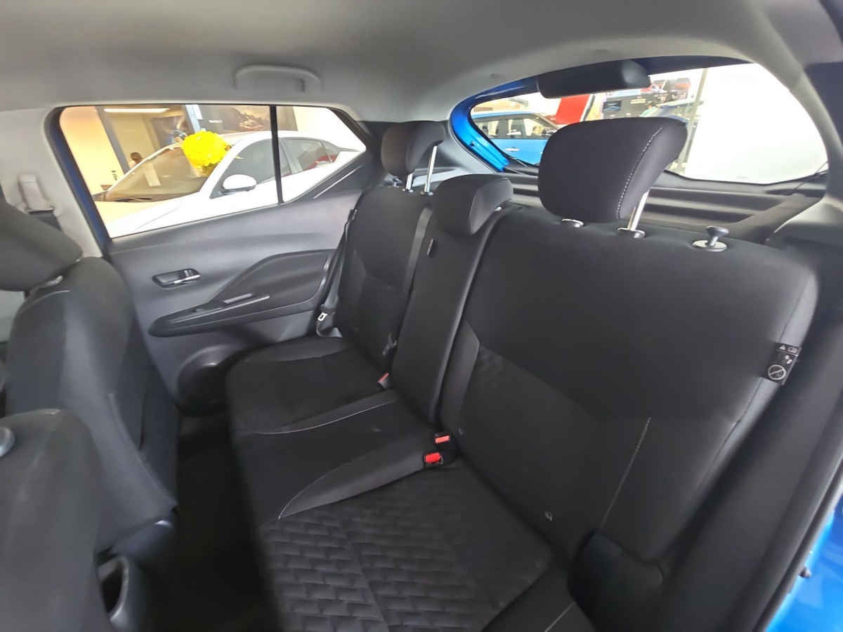 2025 Nissan Kicks 5p Play Advance L4/1.6 Aut