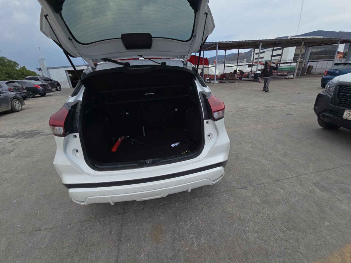 2024 Nissan Kicks 5p Exclusive L4/1.6 Aut