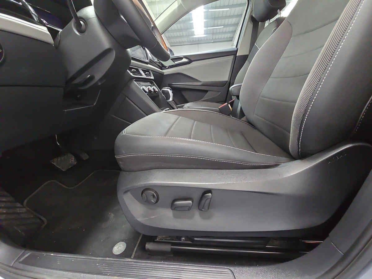 2024 Volkswagen Taos 5p Comfortline L4/1.4/T Aut