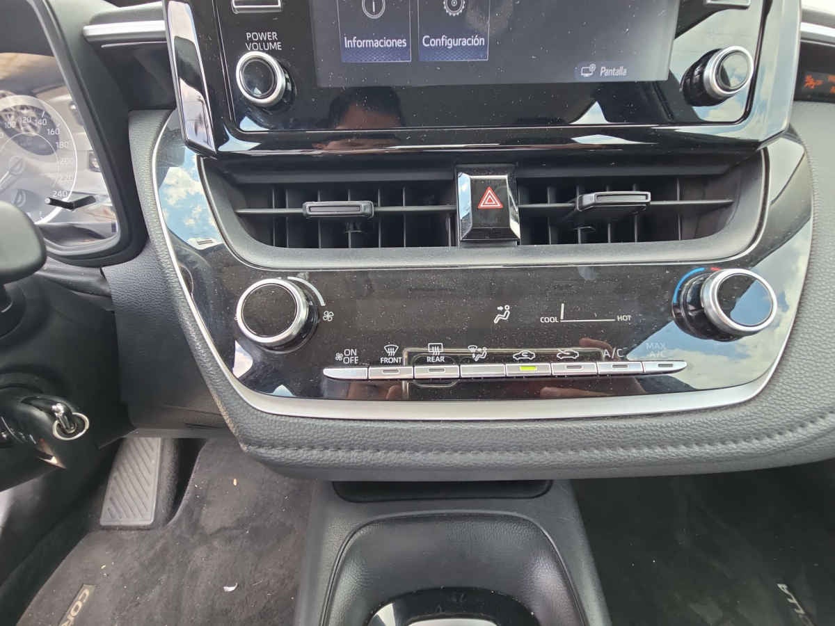 2021 Toyota Corolla 4p Base L4/1.8 Aut