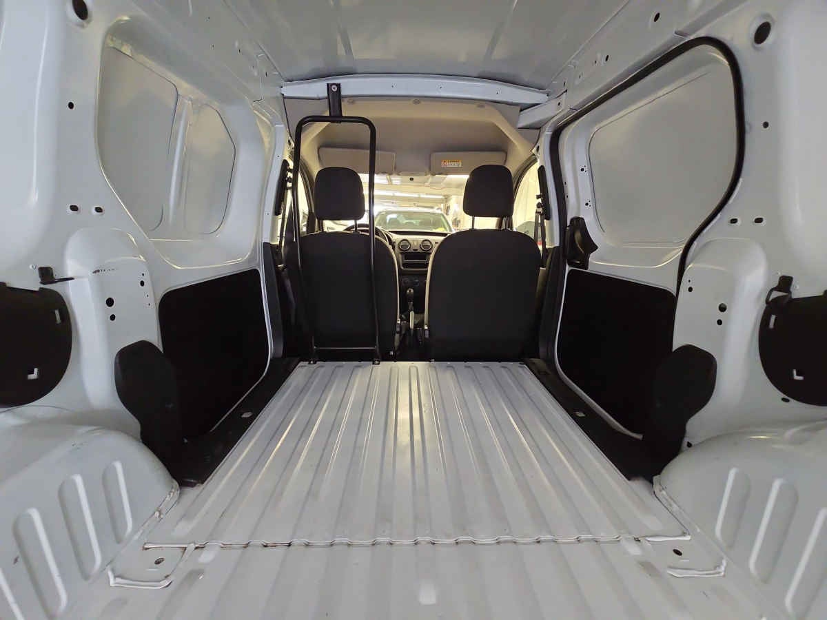 2024 Renault Kangoo 5p Intense L4/2.5 Man