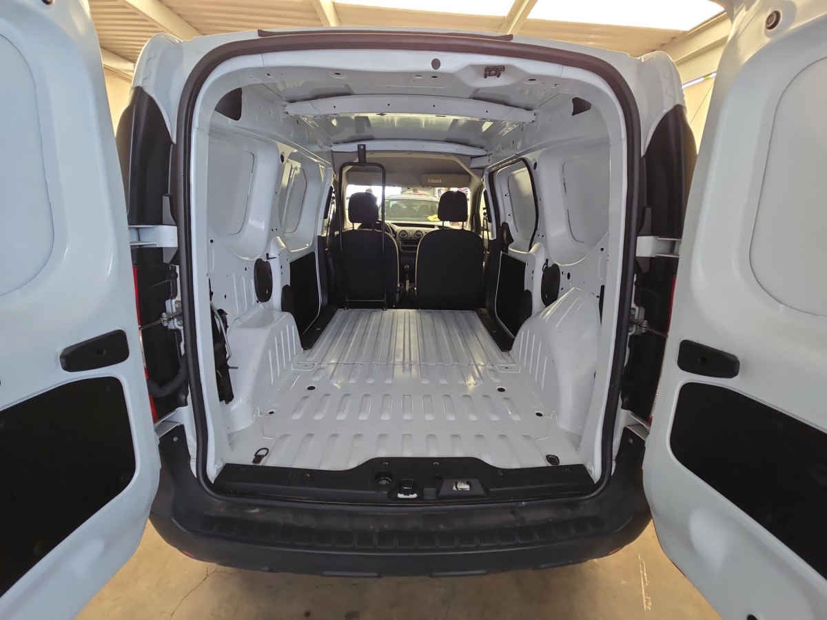 2024 Renault Kangoo 5p Intense L4/2.5 Man