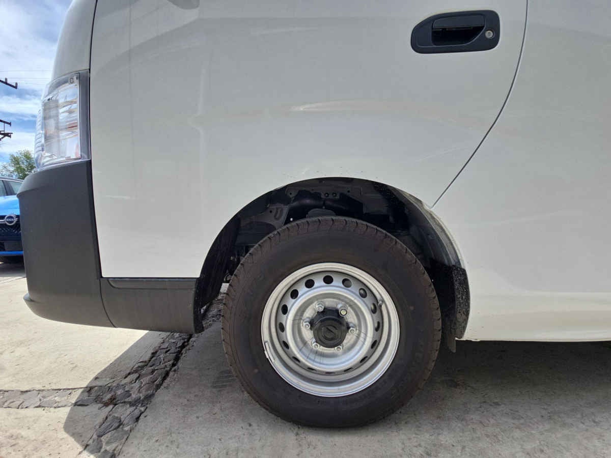 2026 Nissan Urvan 4p Amplia L4/2.5 Man