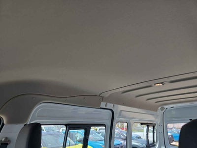 2026 Nissan Urvan 4p Amplia L4/2.5 Man
