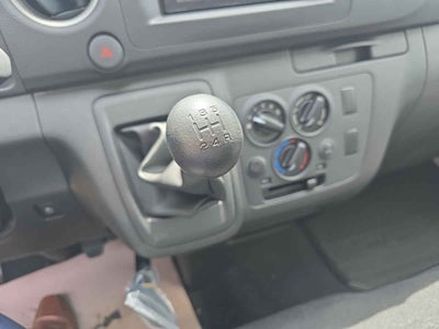 2026 Nissan Urvan 4p Amplia L4/2.5 Man