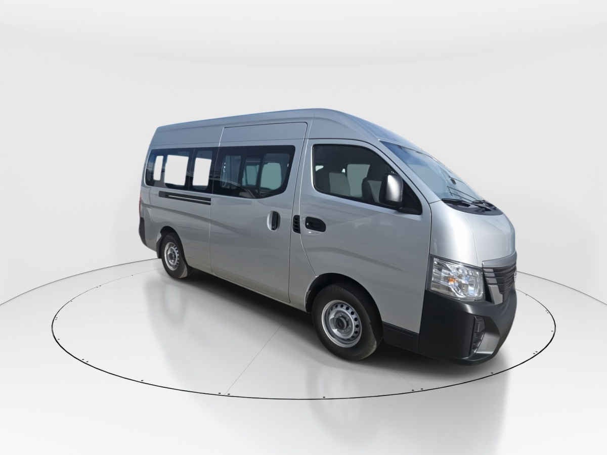 2026 Nissan Urvan 4p Amplia L4/2.5 Man Ventanas