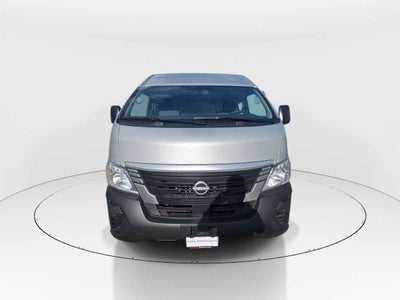 2026 Nissan Urvan 4p Amplia L4/2.5 Man Ventanas