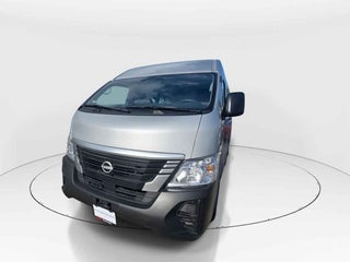 2026 Nissan Urvan 4p Amplia L4/2.5 Man Ventanas