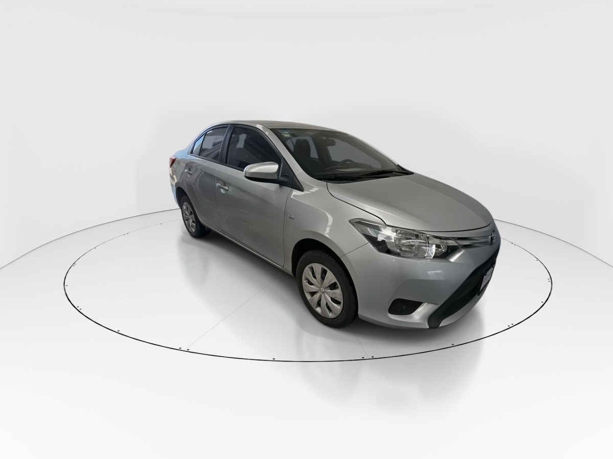 2017 Toyota Yaris 4p Sedán Core L4/1.5 Man