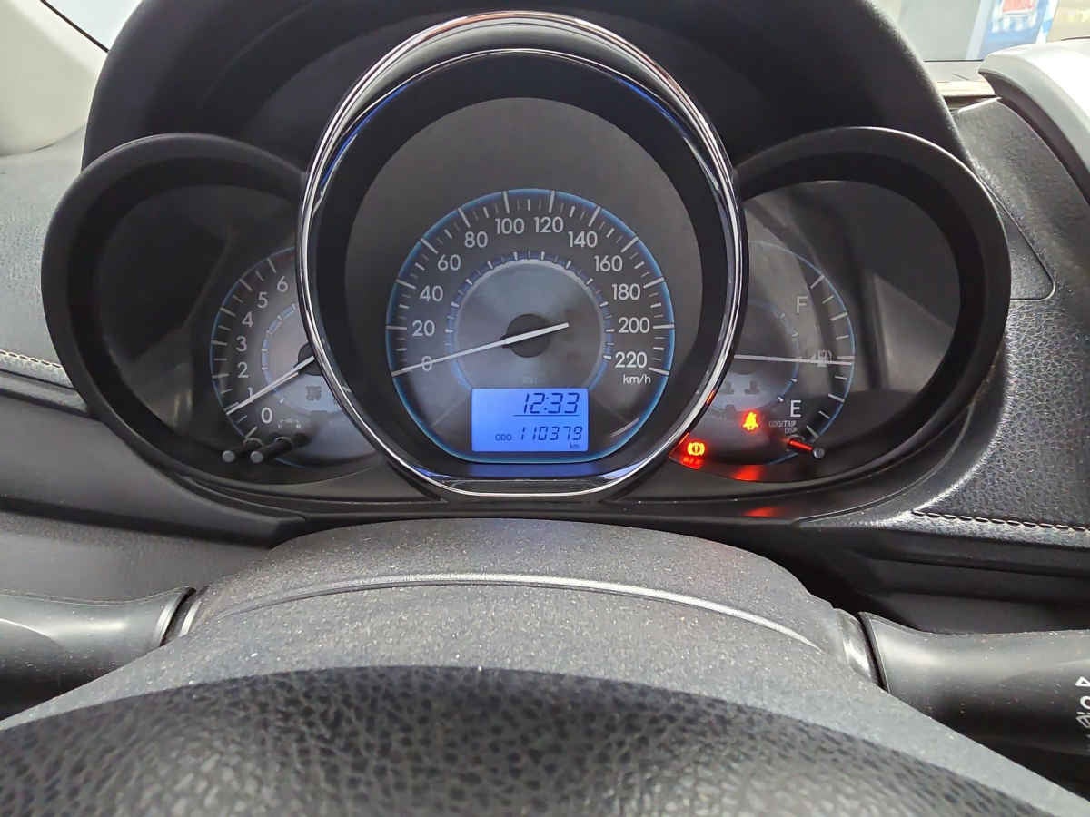 2017 Toyota Yaris 4p Sedán Core L4/1.5 Man