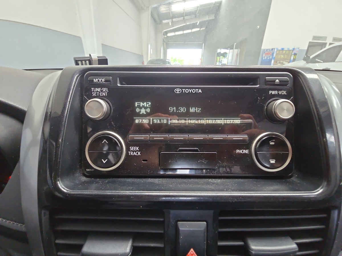 2017 Toyota Yaris 4p Sedán Core L4/1.5 Man