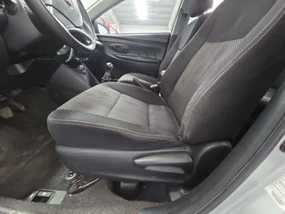 2017 Toyota Yaris 4p Sedán Core L4/1.5 Man
