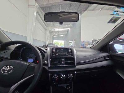 2017 Toyota Yaris 4p Sedán Core L4/1.5 Man