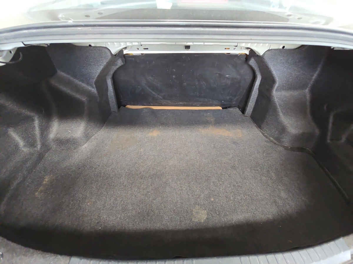 2017 Toyota Yaris 4p Sedán Core L4/1.5 Man