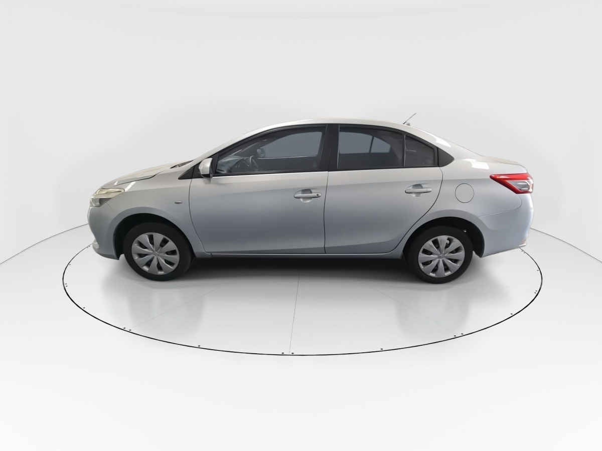 2017 Toyota Yaris 4p Sedán Core L4/1.5 Man