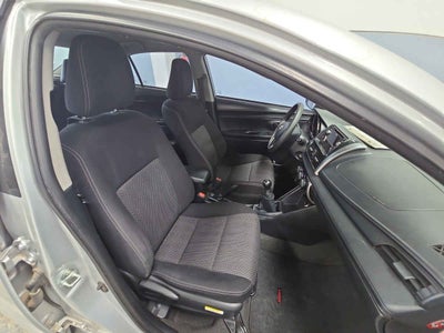 2017 Toyota Yaris 4p Sedán Core L4/1.5 Man