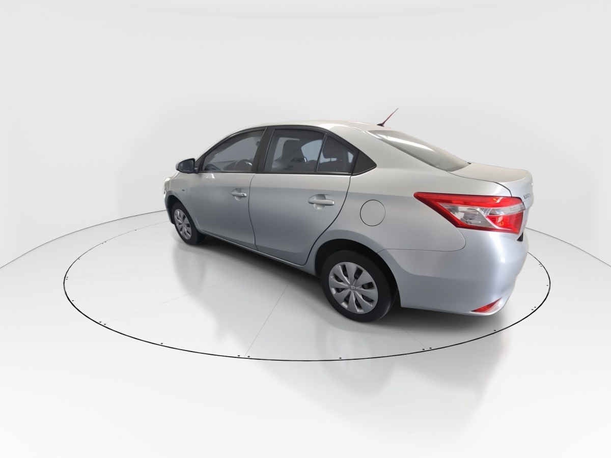 2017 Toyota Yaris 4p Sedán Core L4/1.5 Man